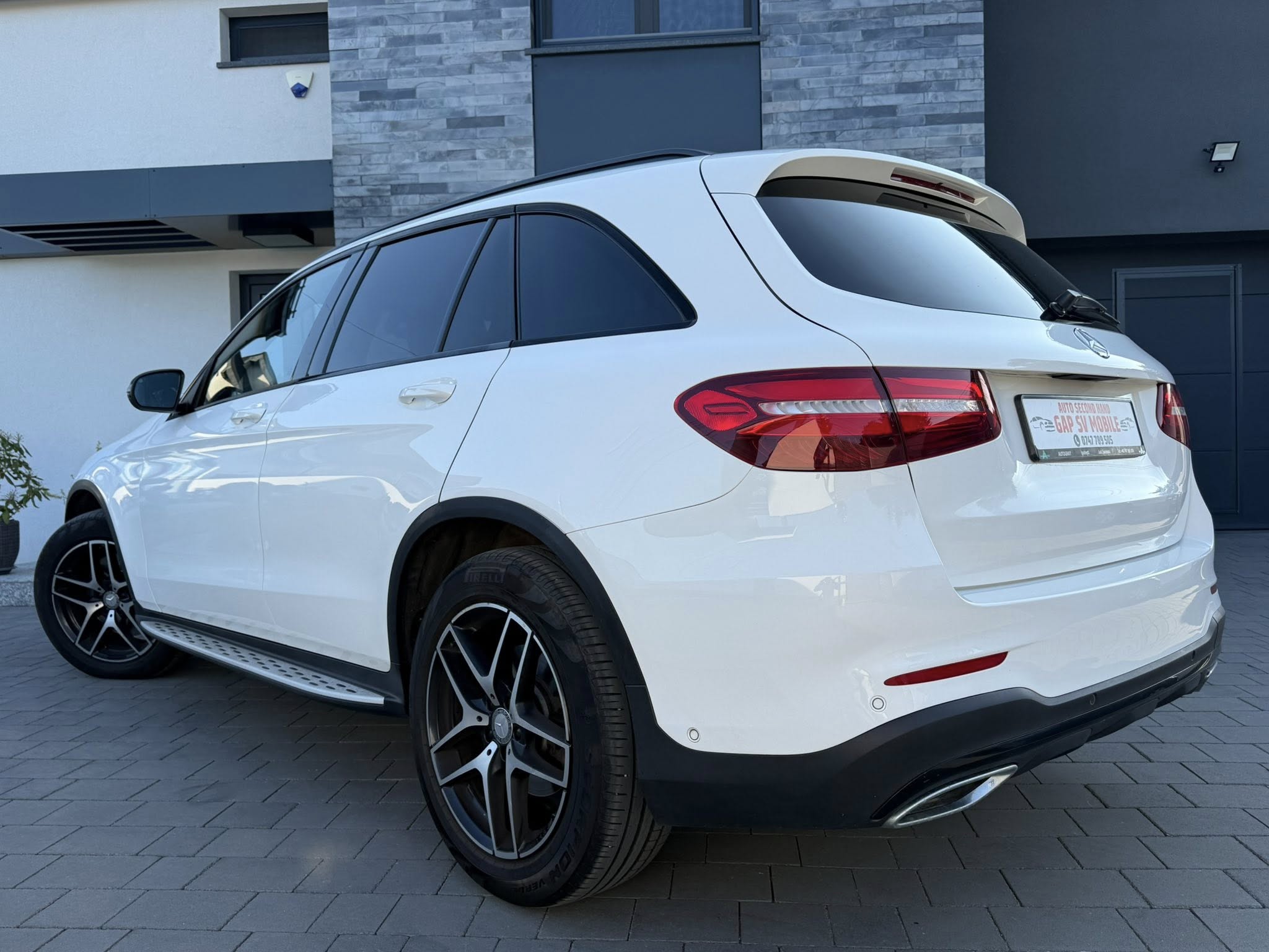 MERCEDES GLC 220d AMG alb