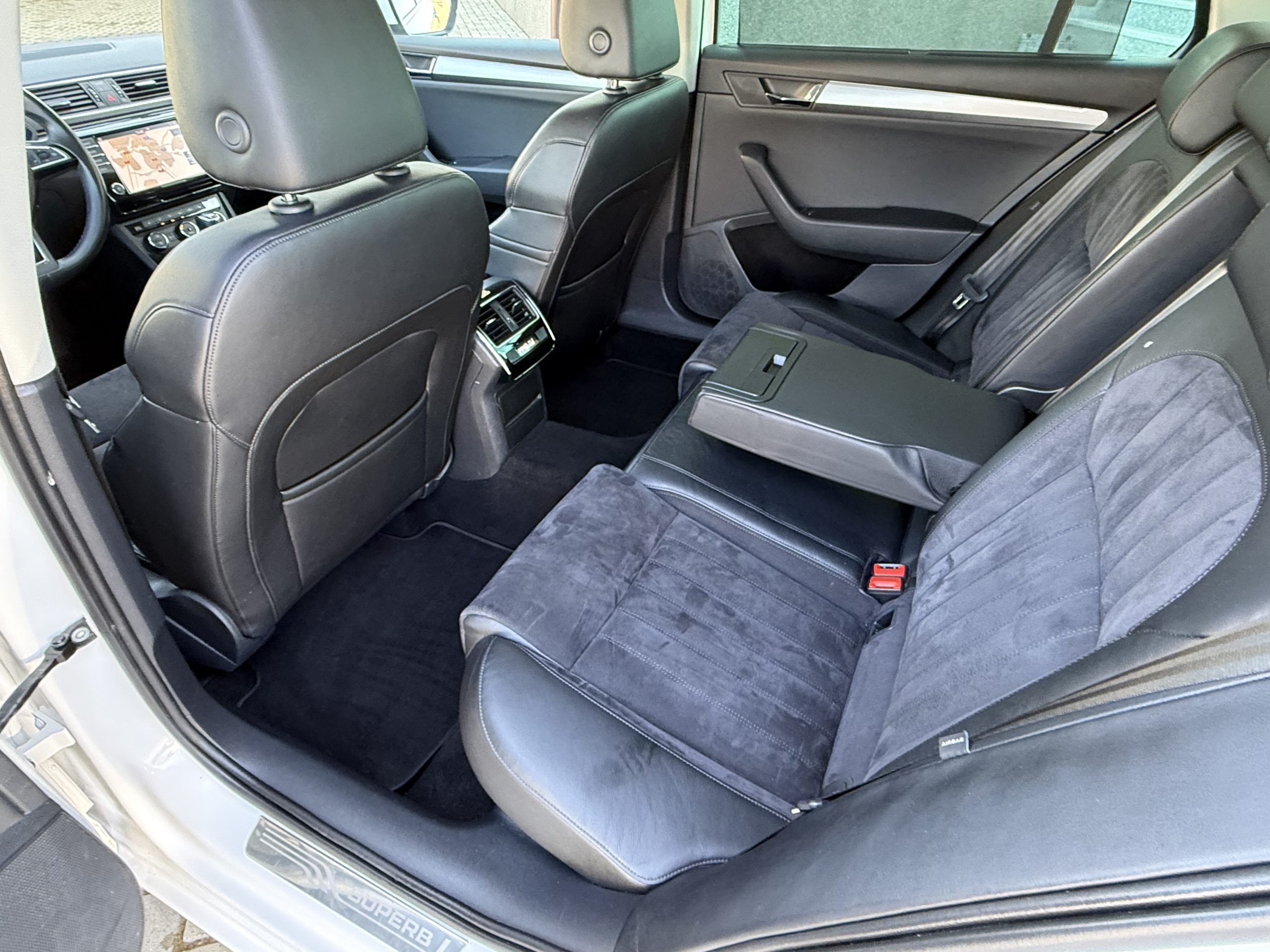 SKODA SUPERB 2017/09 2.0 TDI DSG LUXURY 190KM