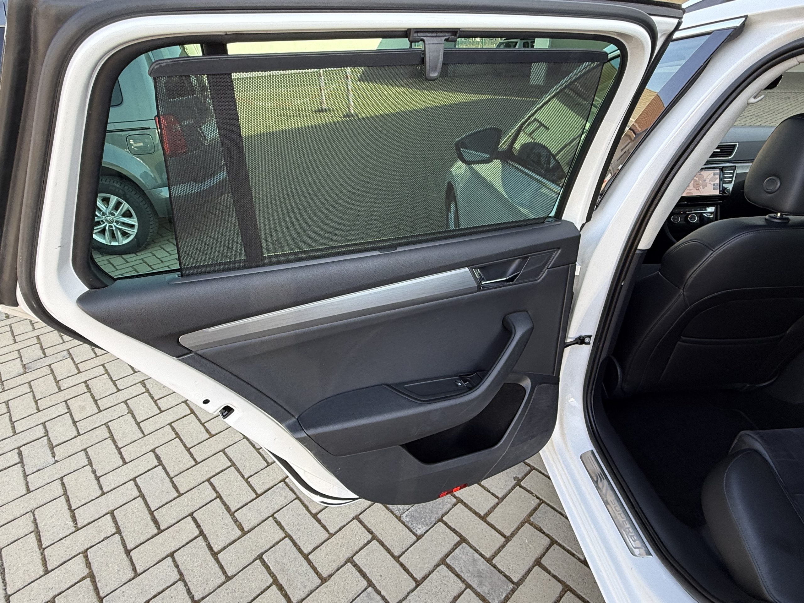 SKODA SUPERB 2017/09 2.0 TDI DSG LUXURY 190KM