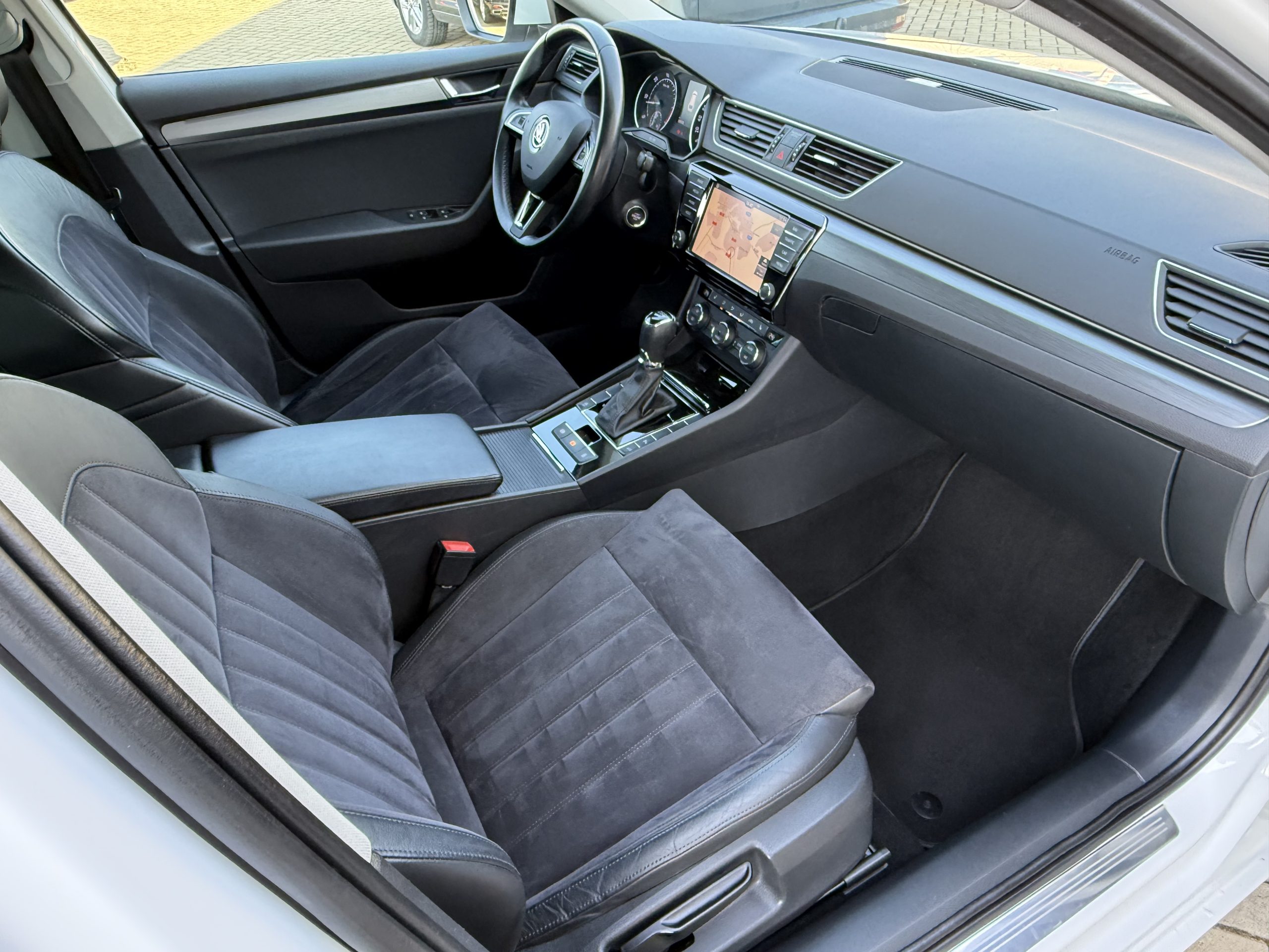 SKODA SUPERB 2017/09 2.0 TDI DSG LUXURY 190KM