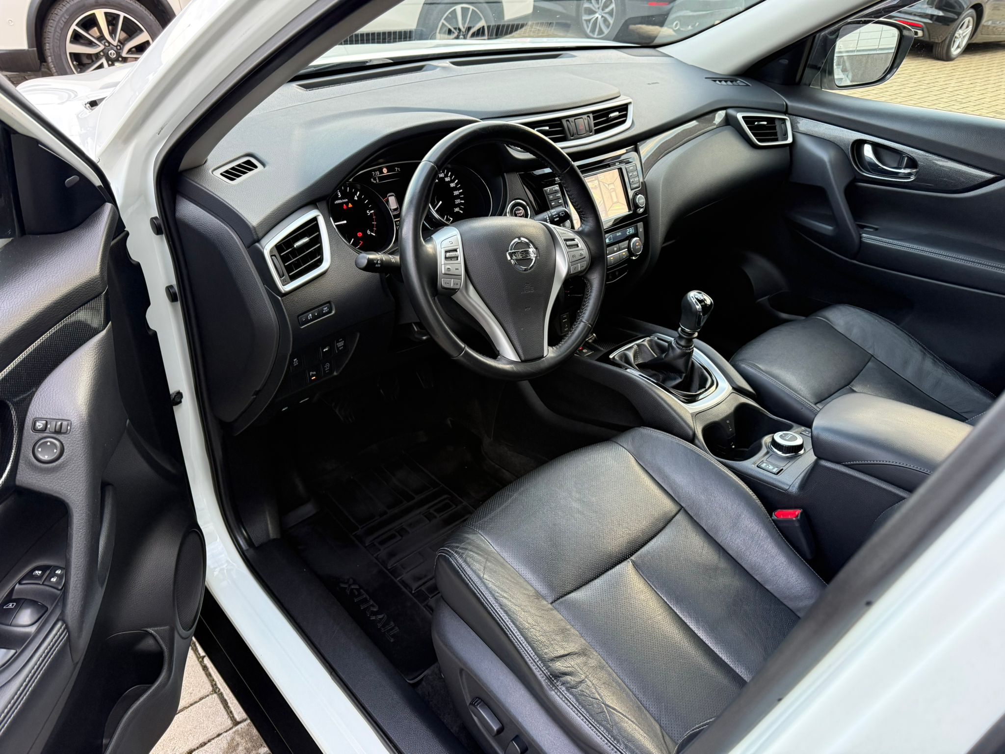 NISSSAN X-trail 2017 1.6dci TEKNA 4X4 7locuri