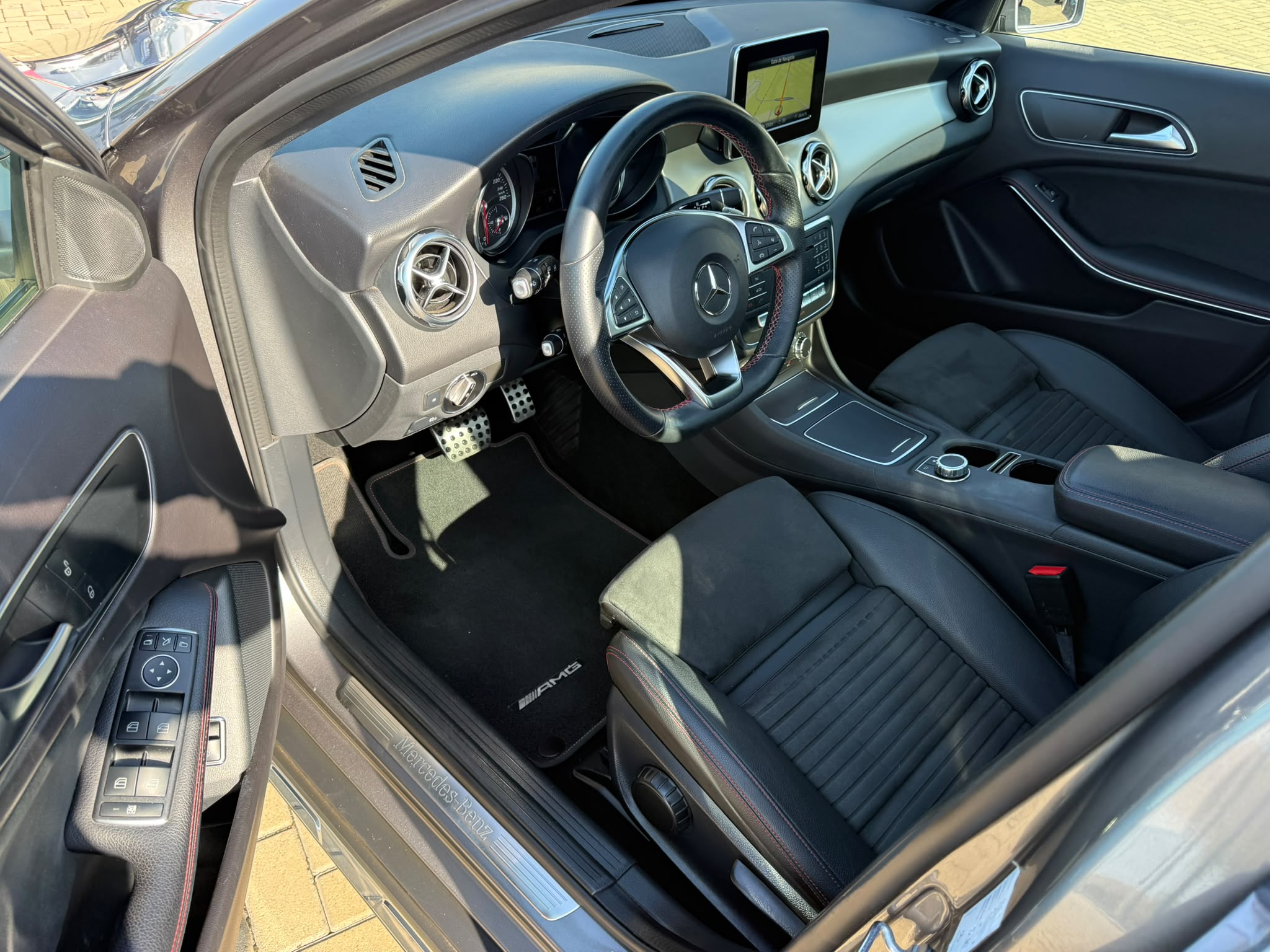MERCEDES GLA 200D 2019 2.2 D 250KM 2 X AMG