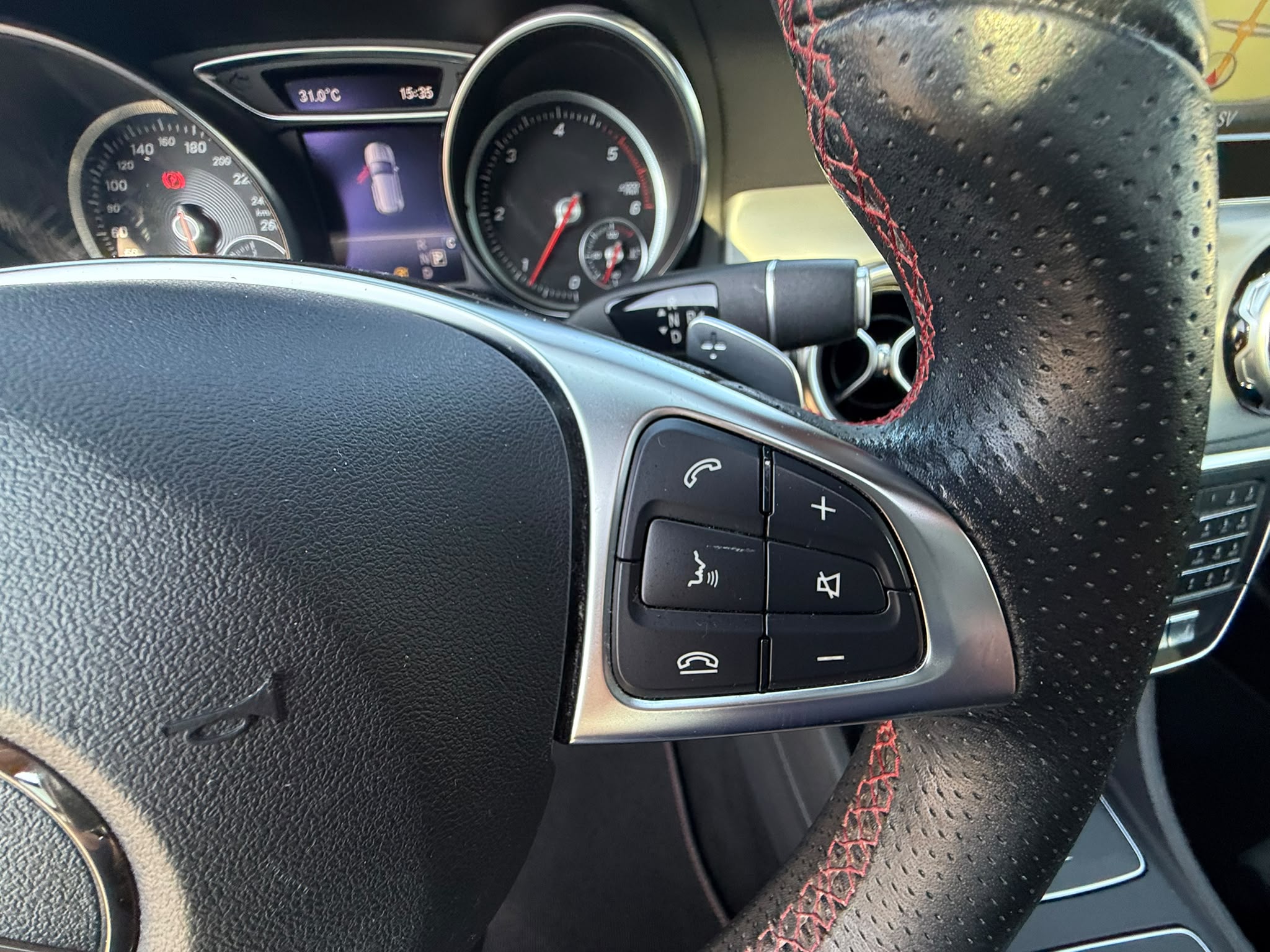 MERCEDES GLA 200D 2019 2.2 D 250KM 2 X AMG